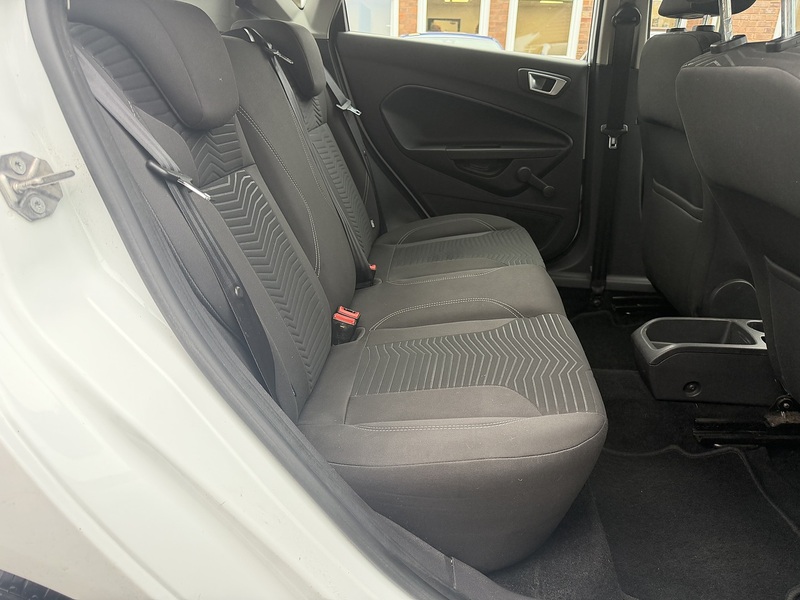 Ford Fiesta 1.0T EcoBoost Zetec Hatchback 5dr Petrol Manual Euro 5 (s/s) (100 ps) - U2371
