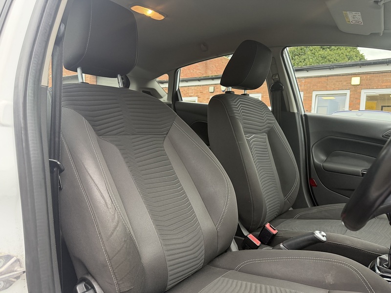 Ford Fiesta 1.0T EcoBoost Zetec Hatchback 5dr Petrol Manual Euro 5 (s/s) (100 ps) - U2371