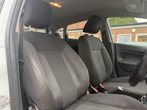Ford Fiesta 1.0T EcoBoost Zetec Hatchback 5dr Petrol Manual Euro 5 (s/s) (100 ps) - U2371
