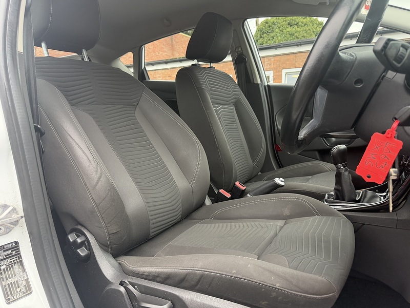 Ford Fiesta 1.0T EcoBoost Zetec Hatchback 5dr Petrol Manual Euro 5 (s/s) (100 ps) - U2371