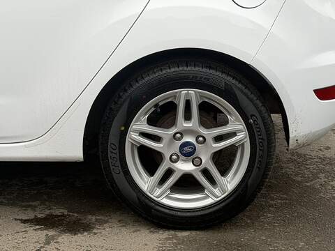 Ford Fiesta 1.0T EcoBoost Zetec Hatchback 5dr Petrol Manual Euro 5 (s/s) (100 ps) - U2371