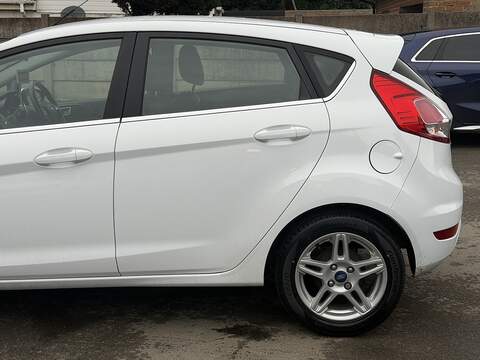 Ford Fiesta 1.0T EcoBoost Zetec Hatchback 5dr Petrol Manual Euro 5 (s/s) (100 ps) - U2371