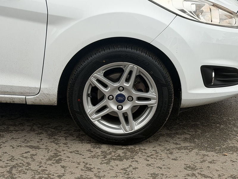 Ford Fiesta 1.0T EcoBoost Zetec Hatchback 5dr Petrol Manual Euro 5 (s/s) (100 ps) - U2371