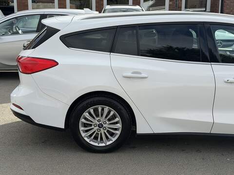 Ford Focus 1.0T EcoBoost Titanium Estate 5dr Petrol Auto Euro 6 (s/s) (125 ps) - U2374