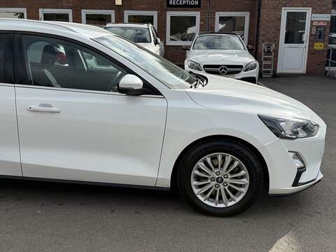 Ford Focus 1.0T EcoBoost Titanium Estate 5dr Petrol Auto Euro 6 (s/s) (125 ps) - U2374