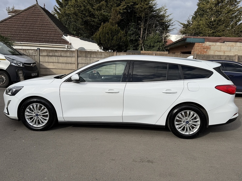 Ford Focus 1.0T EcoBoost Titanium Estate 5dr Petrol Auto Euro 6 (s/s) (125 ps) - U2374