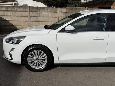 Ford Focus 1.0T EcoBoost Titanium Estate 5dr Petrol Auto Euro 6 (s/s) (125 ps) - U2374