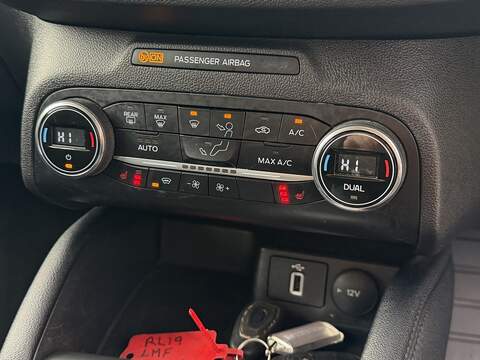 Ford Focus 1.0T EcoBoost Titanium Estate 5dr Petrol Auto Euro 6 (s/s) (125 ps) - U2374