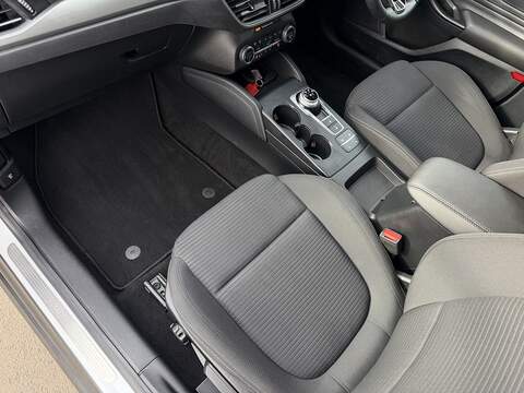 Ford Focus 1.0T EcoBoost Titanium Estate 5dr Petrol Auto Euro 6 (s/s) (125 ps) - U2374