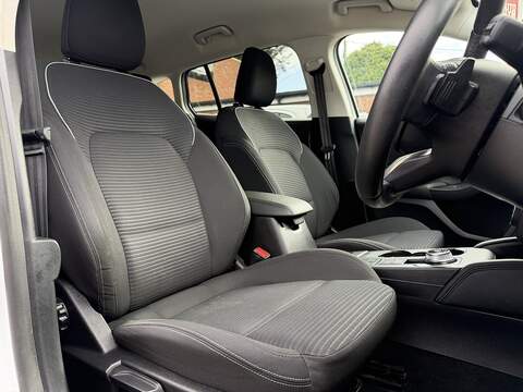 Ford Focus 1.0T EcoBoost Titanium Estate 5dr Petrol Auto Euro 6 (s/s) (125 ps) - U2374