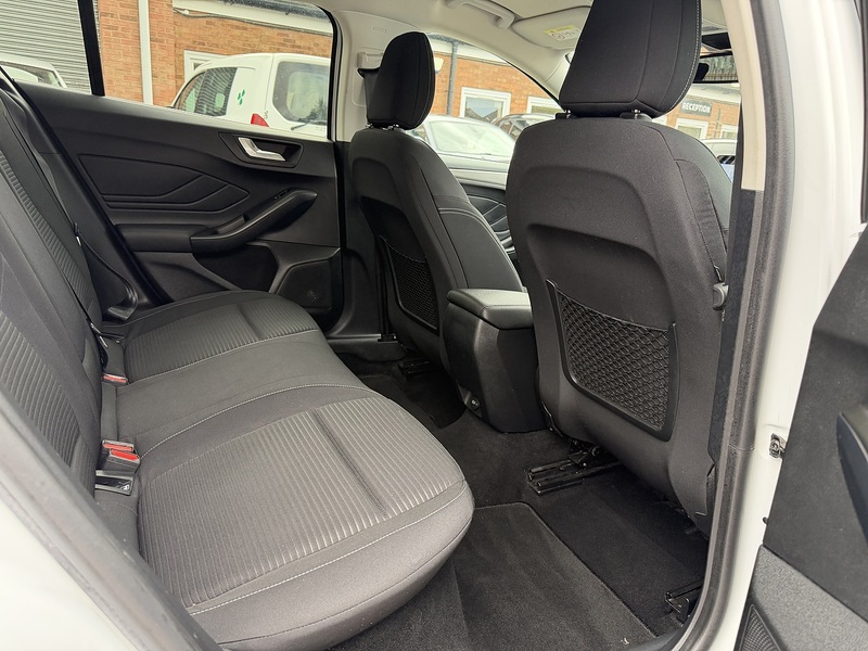Ford Focus 1.0T EcoBoost Titanium Estate 5dr Petrol Auto Euro 6 (s/s) (125 ps) - U2374