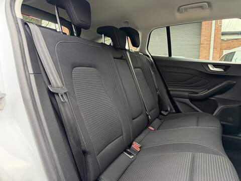 Ford Focus 1.0T EcoBoost Titanium Estate 5dr Petrol Auto Euro 6 (s/s) (125 ps) - U2374
