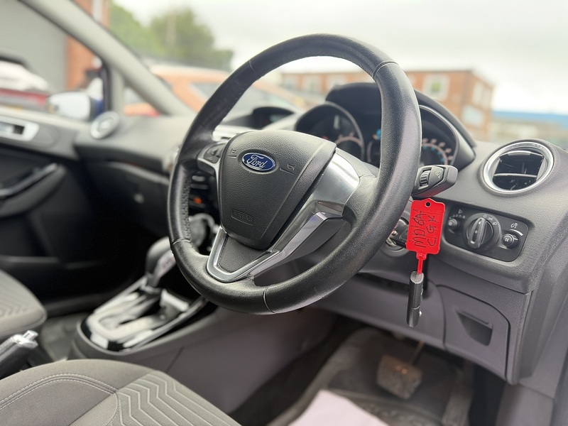 Ford Fiesta 1.0T EcoBoost Zetec Hatchback 5dr Petrol Powershift Euro 5 (100 ps) - U2375
