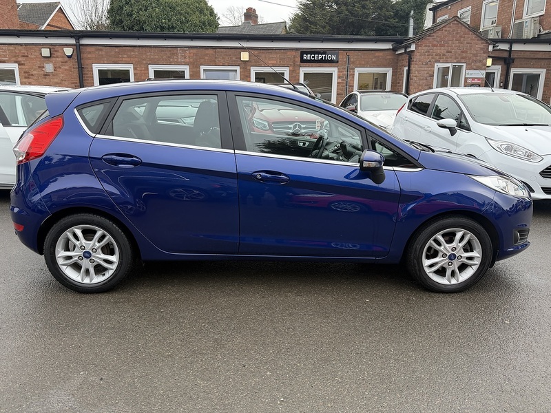 Ford Fiesta 1.0T EcoBoost Zetec Hatchback 5dr Petrol Powershift Euro 5 (100 ps) - U2375