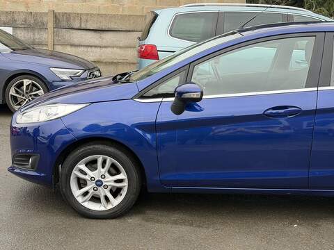 Ford Fiesta 1.0T EcoBoost Zetec Hatchback 5dr Petrol Powershift Euro 5 (100 ps) - U2375