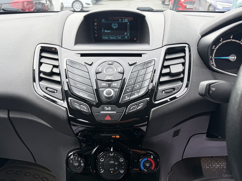 Ford Fiesta 1.0T EcoBoost Zetec Hatchback 5dr Petrol Powershift Euro 5 (100 ps) - U2375