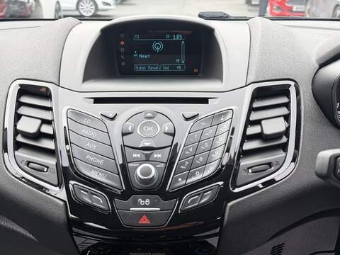 Ford Fiesta 1.0T EcoBoost Zetec Hatchback 5dr Petrol Powershift Euro 5 (100 ps) - U2375