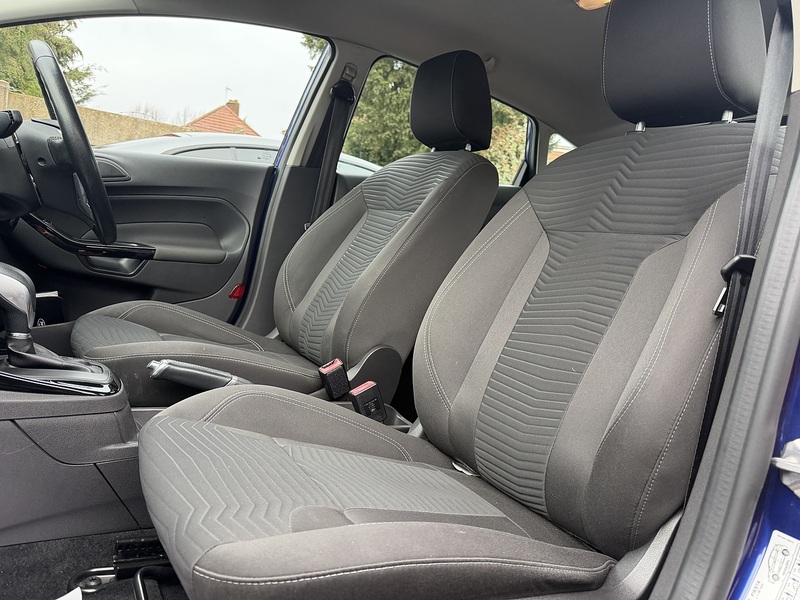 Ford Fiesta 1.0T EcoBoost Zetec Hatchback 5dr Petrol Powershift Euro 5 (100 ps) - U2375