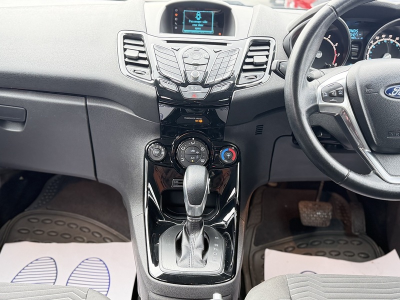 Ford Fiesta 1.0T EcoBoost Zetec Hatchback 5dr Petrol Powershift Euro 5 (100 ps) - U2375
