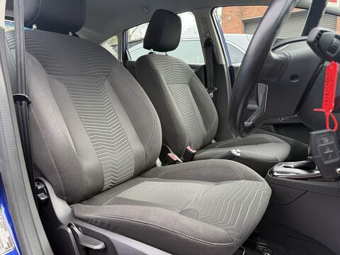 Ford Fiesta 1.0T EcoBoost Zetec Hatchback 5dr Petrol Powershift Euro 5 (100 ps) - U2375