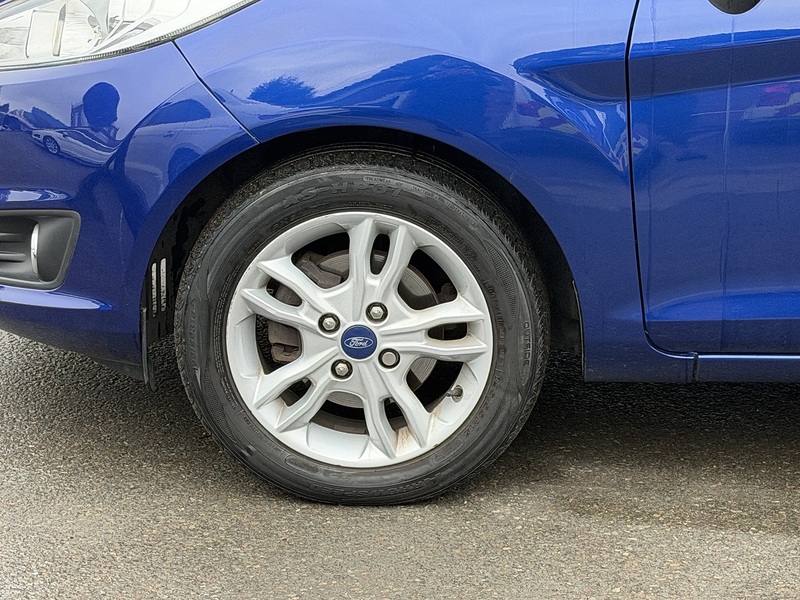 Ford Fiesta 1.0T EcoBoost Zetec Hatchback 5dr Petrol Powershift Euro 5 (100 ps) - U2375