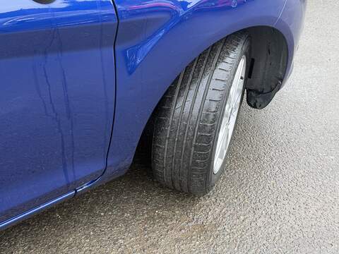 Ford Fiesta 1.0T EcoBoost Zetec Hatchback 5dr Petrol Powershift Euro 5 (100 ps) - U2375