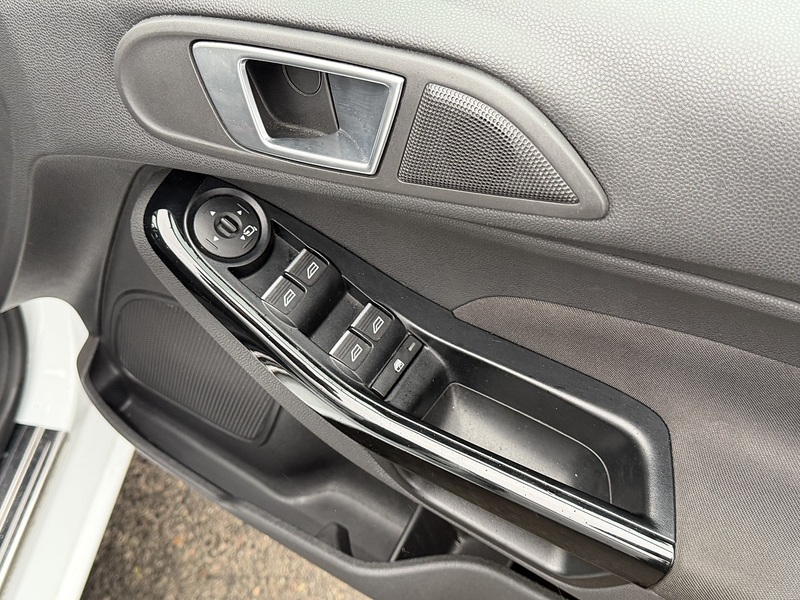 Ford Fiesta 1.0T EcoBoost Titanium X Hatchback 5dr Petrol Powershift Euro 6 (100 ps) - U2377
