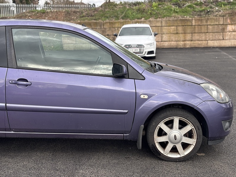 Ford Fiesta 1.25 Zetec Climate Hatchback 3dr Petrol Manual (142 g/km, 74 bhp) - U2379