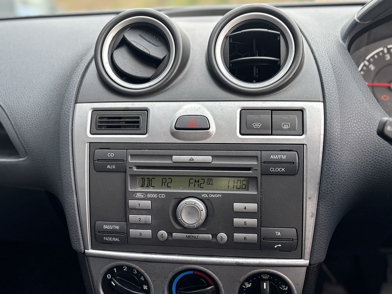 Ford Fiesta 1.25 Zetec Climate Hatchback 3dr Petrol Manual (142 g/km, 74 bhp) - U2379