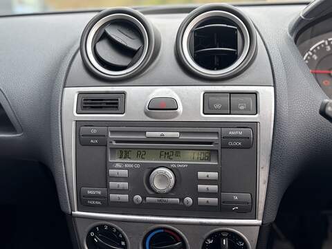 Ford Fiesta 1.25 Zetec Climate Hatchback 3dr Petrol Manual (142 g/km, 74 bhp) - U2379