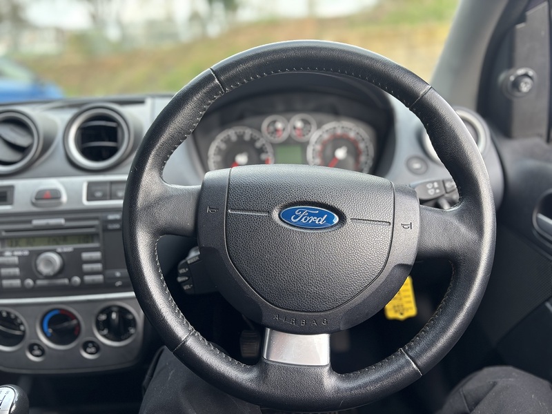 Ford Fiesta 1.25 Zetec Climate Hatchback 3dr Petrol Manual (142 g/km, 74 bhp) - U2379