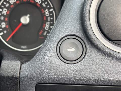 Ford Fiesta 1.25 Zetec Climate Hatchback 3dr Petrol Manual (142 g/km, 74 bhp) - U2379