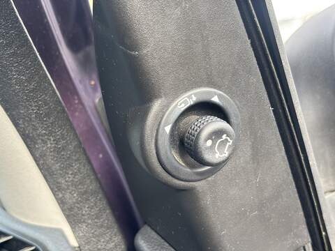 Ford Fiesta 1.25 Zetec Climate Hatchback 3dr Petrol Manual (142 g/km, 74 bhp) - U2379