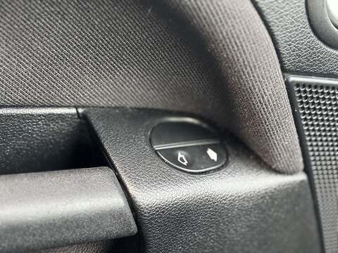 Ford Fiesta 1.25 Zetec Climate Hatchback 3dr Petrol Manual (142 g/km, 74 bhp) - U2379