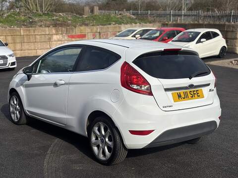 Ford Fiesta 1.25 Zetec Hatchback 3dr Petrol Manual (129 g/km, 81 bhp) - U2380