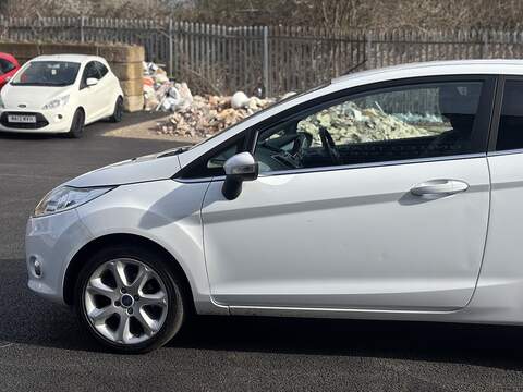 Ford Fiesta 1.25 Zetec Hatchback 3dr Petrol Manual (129 g/km, 81 bhp) - U2380