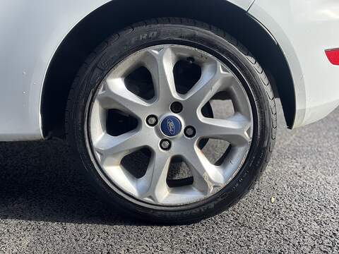 Ford Fiesta 1.25 Zetec Hatchback 3dr Petrol Manual (129 g/km, 81 bhp) - U2380