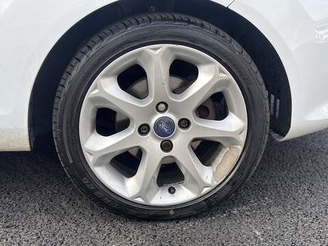 Ford Fiesta 1.25 Zetec Hatchback 3dr Petrol Manual (129 g/km, 81 bhp) - U2380