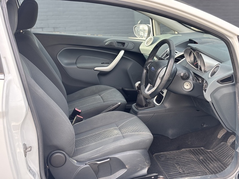 Ford Fiesta 1.25 Zetec Hatchback 3dr Petrol Manual (129 g/km, 81 bhp) - U2380