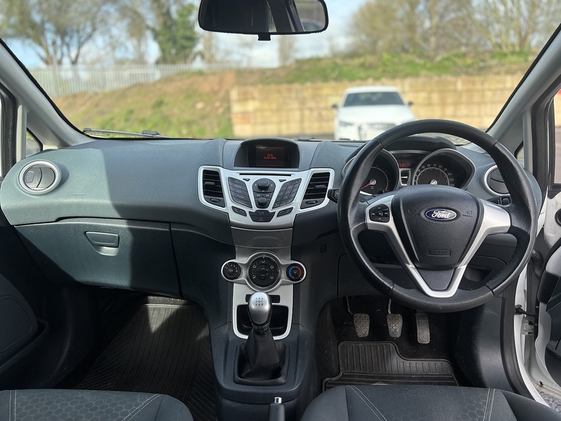 Ford Fiesta 1.25 Zetec Hatchback 3dr Petrol Manual (129 g/km, 81 bhp) - U2380