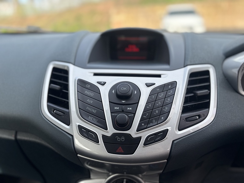 Ford Fiesta 1.25 Zetec Hatchback 3dr Petrol Manual (129 g/km, 81 bhp) - U2380