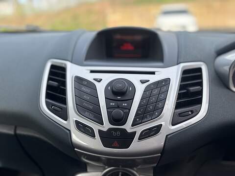 Ford Fiesta 1.25 Zetec Hatchback 3dr Petrol Manual (129 g/km, 81 bhp) - U2380