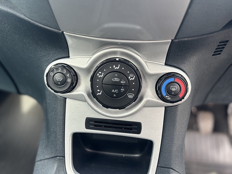 Ford Fiesta 1.25 Zetec Hatchback 3dr Petrol Manual (129 g/km, 81 bhp) - U2380