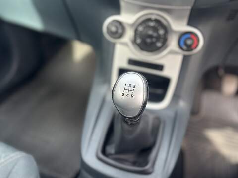 Ford Fiesta 1.25 Zetec Hatchback 3dr Petrol Manual (129 g/km, 81 bhp) - U2380