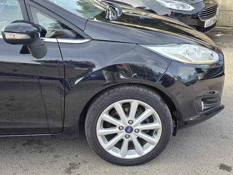 Ford Fiesta 1.0T EcoBoost Titanium Hatchback 5dr Petrol Powershift Euro 6 (100 ps) - U2381