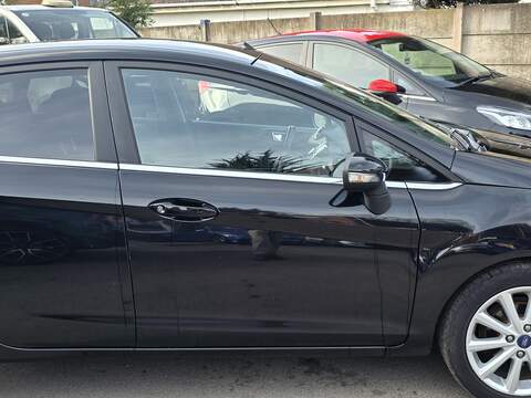 Ford Fiesta 1.0T EcoBoost Titanium Hatchback 5dr Petrol Powershift Euro 6 (100 ps) - U2381