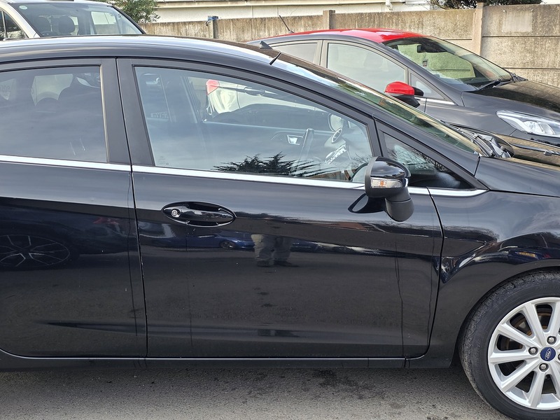 Ford Fiesta 1.0T EcoBoost Titanium Hatchback 5dr Petrol Powershift Euro 6 (100 ps) - U2381