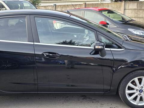 Ford Fiesta 1.0T EcoBoost Titanium Hatchback 5dr Petrol Powershift Euro 6 (100 ps) - U2381