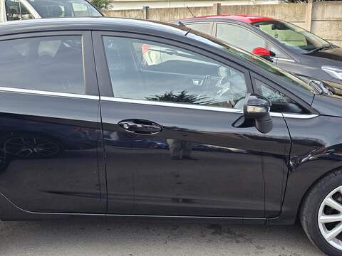 Ford Fiesta 1.0T EcoBoost Titanium Hatchback 5dr Petrol Powershift Euro 6 (100 ps) - U2381