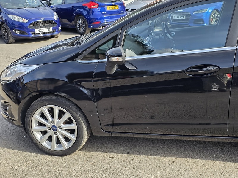 Ford Fiesta 1.0T EcoBoost Titanium Hatchback 5dr Petrol Powershift Euro 6 (100 ps) - U2381